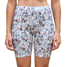 Load image into Gallery viewer, Bermuda Short - Indigo Floral