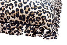 Load image into Gallery viewer, Ruffle Pillow Cover Set - Leopard
