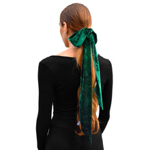 Load image into Gallery viewer, Velvet Skinny Scarf - Emerald Green
