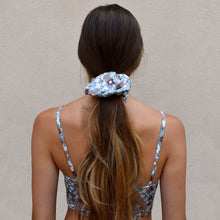 Load image into Gallery viewer, Oversized Printed &amp; Solid Scrunchies - Floral
